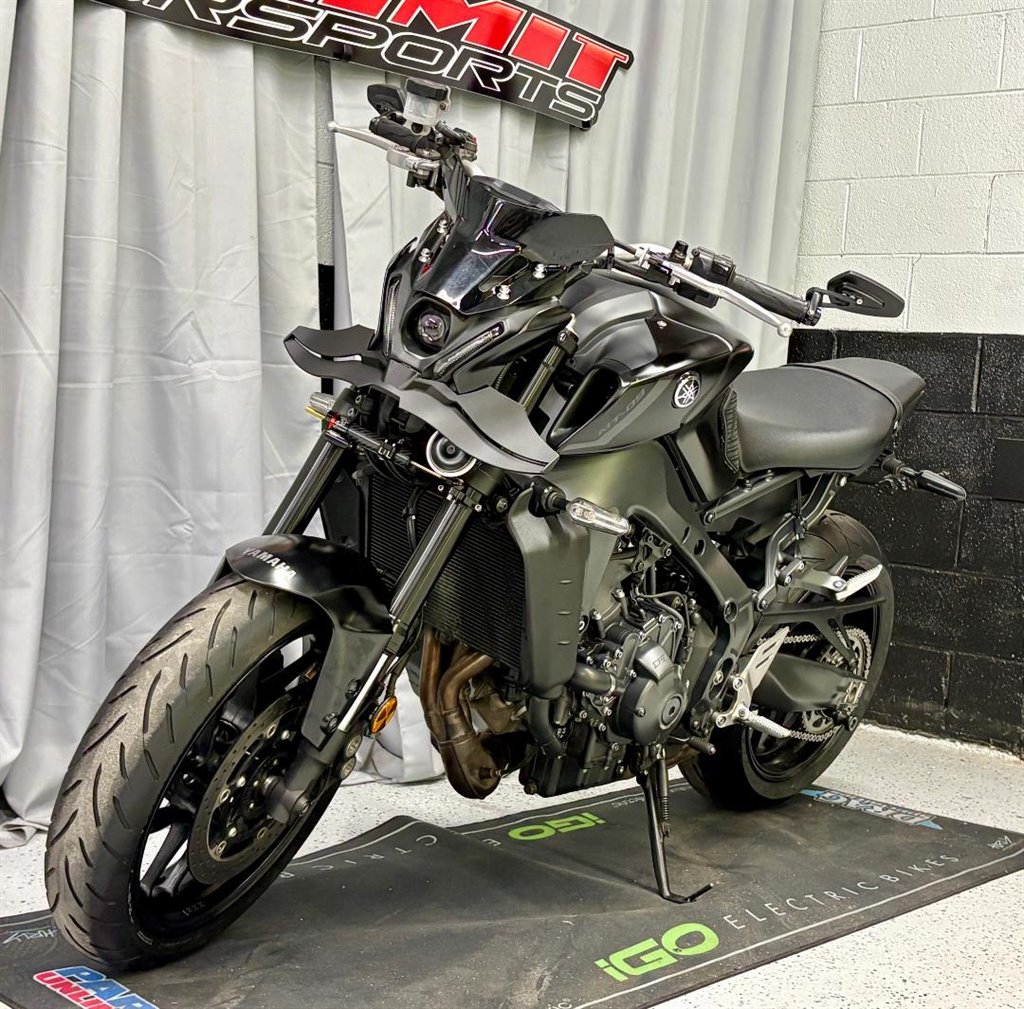 2022 Yamaha Mt-09 - $8,799