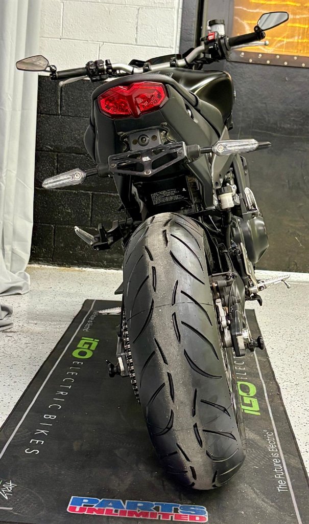 2022 Yamaha Mt-09 - $8,799