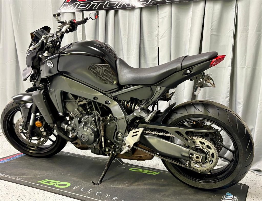 2022 Yamaha Mt-09 - $8,799