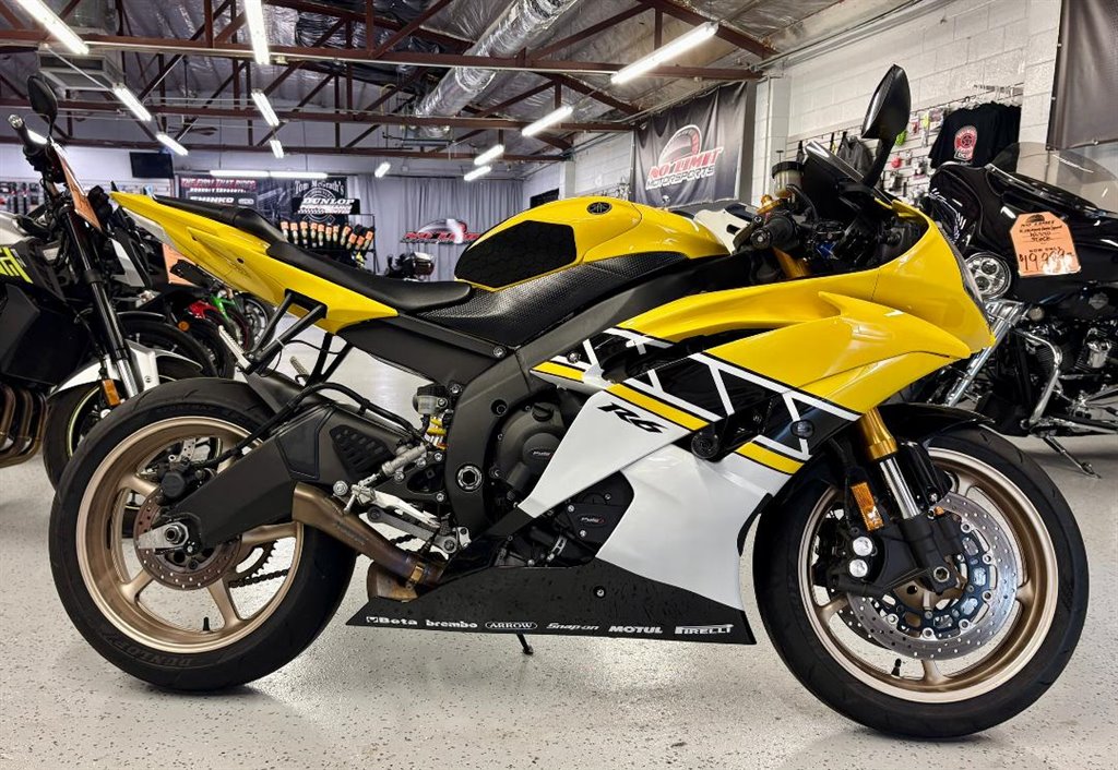 2016 Yamaha Yzf-r6 - $10,999