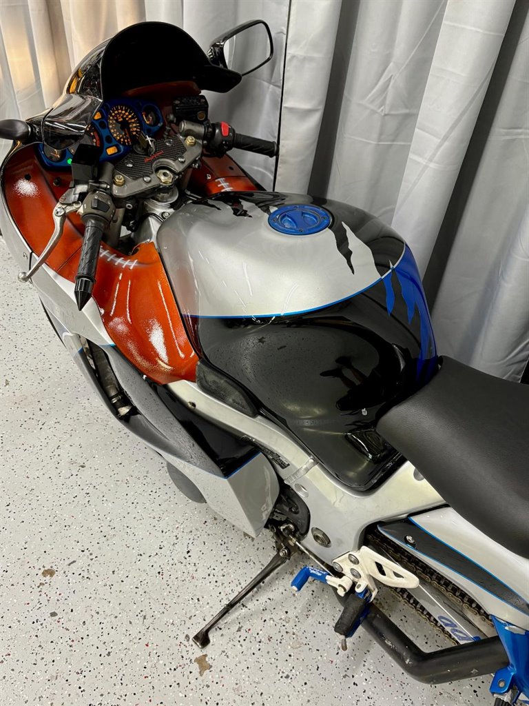 2002 Suzuki GSX-R600 - $8,495