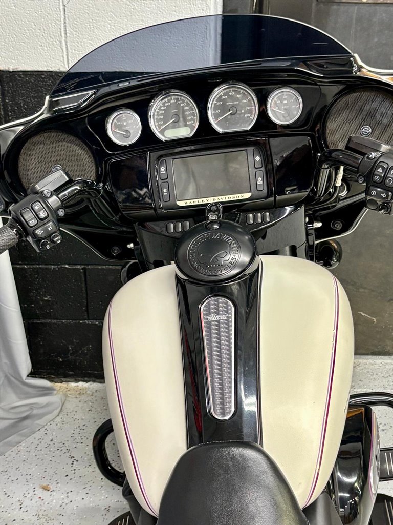 2018 Harley-davidson Street Glide Special - $18,999