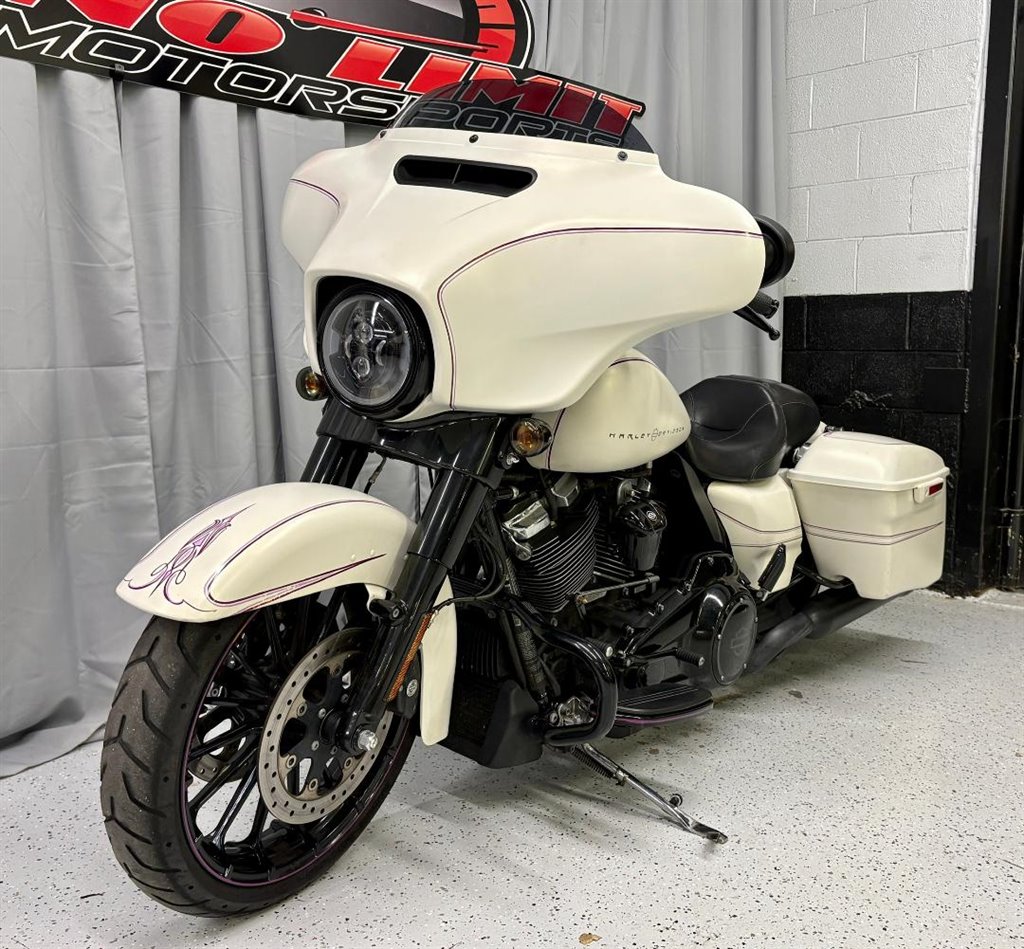 2018 Harley-davidson Street Glide Special - $18,999
