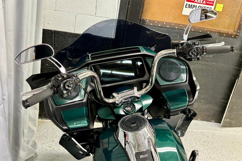 2024 Harley-davidson Road Glide - $21,999