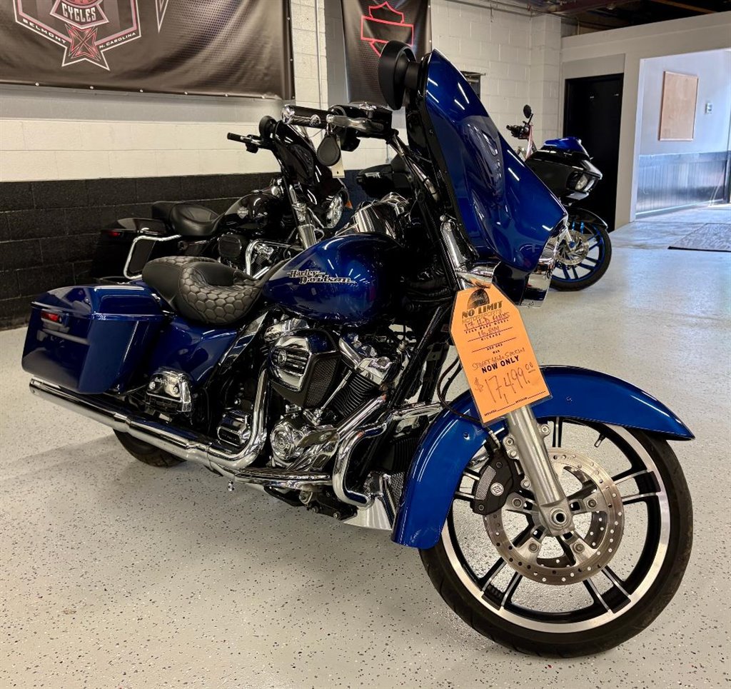 2017 Harley-Davidson FLHRXS Road King Special - $17,499