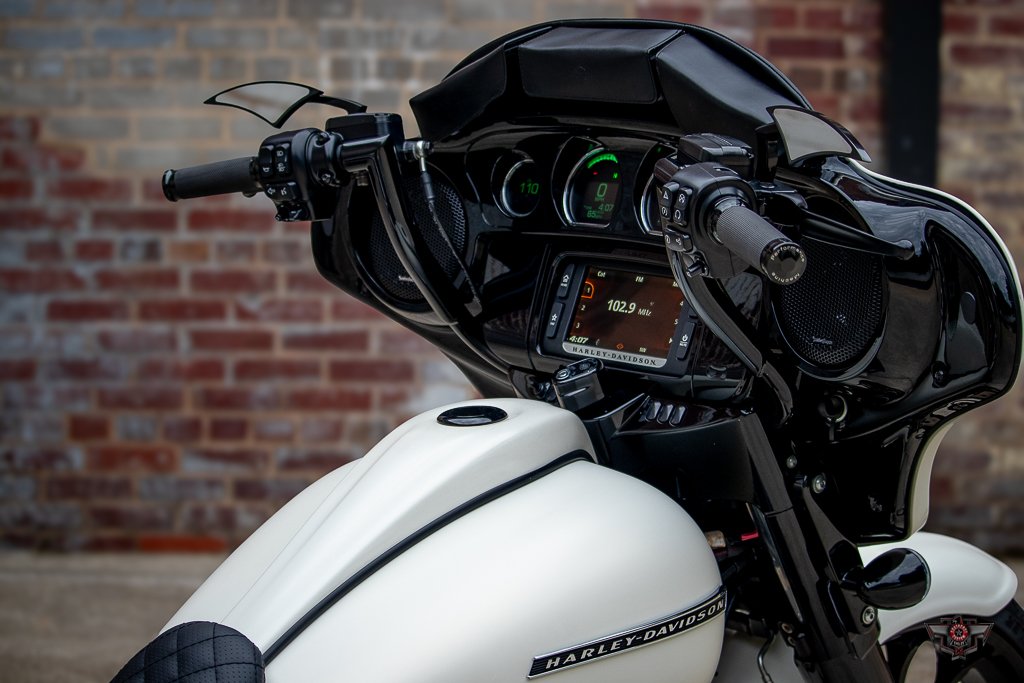 2018 Harley-davidson Street Glide Special - $33,777