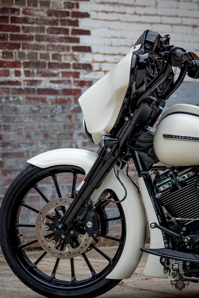 2018 Harley-davidson Street Glide Special - $33,777