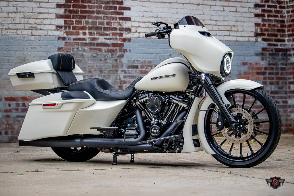 2018 Harley-davidson Street Glide Special - $33,777