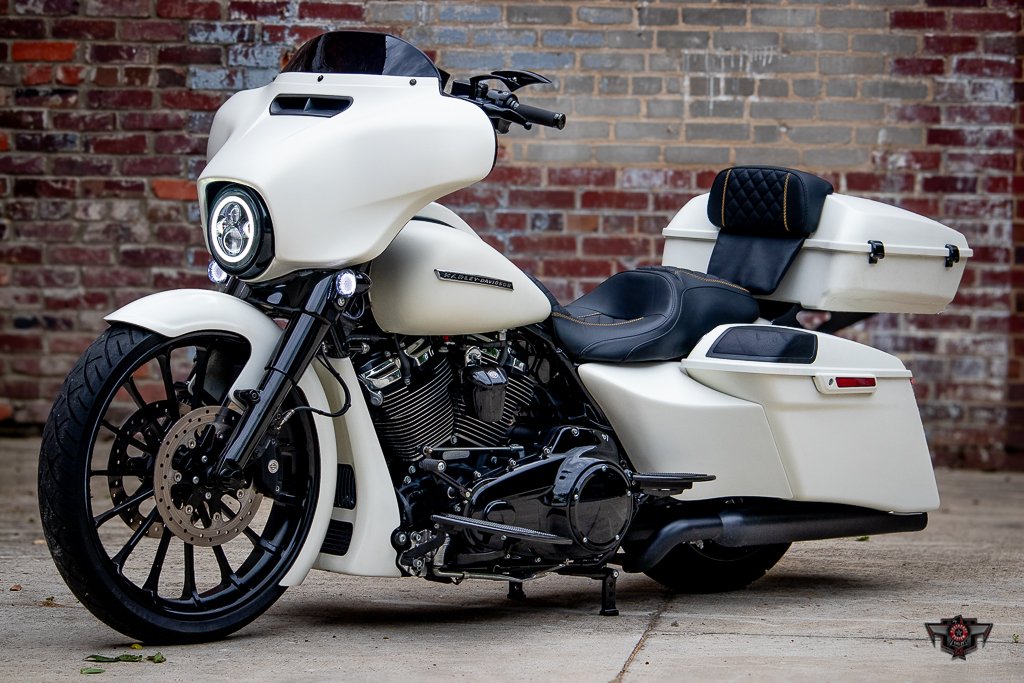 2018 Harley-davidson Street Glide Special - $33,777