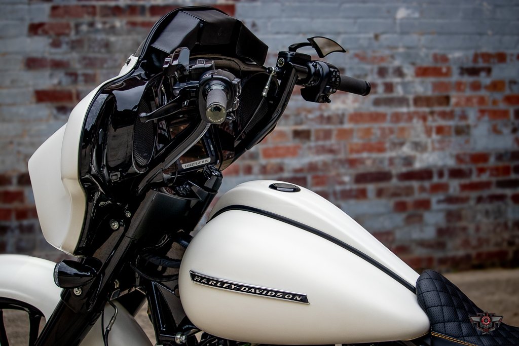 2018 Harley-davidson Street Glide Special - $33,777