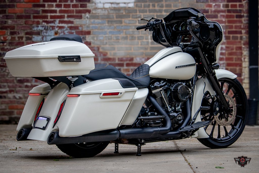 2018 Harley-davidson Street Glide Special - $33,777