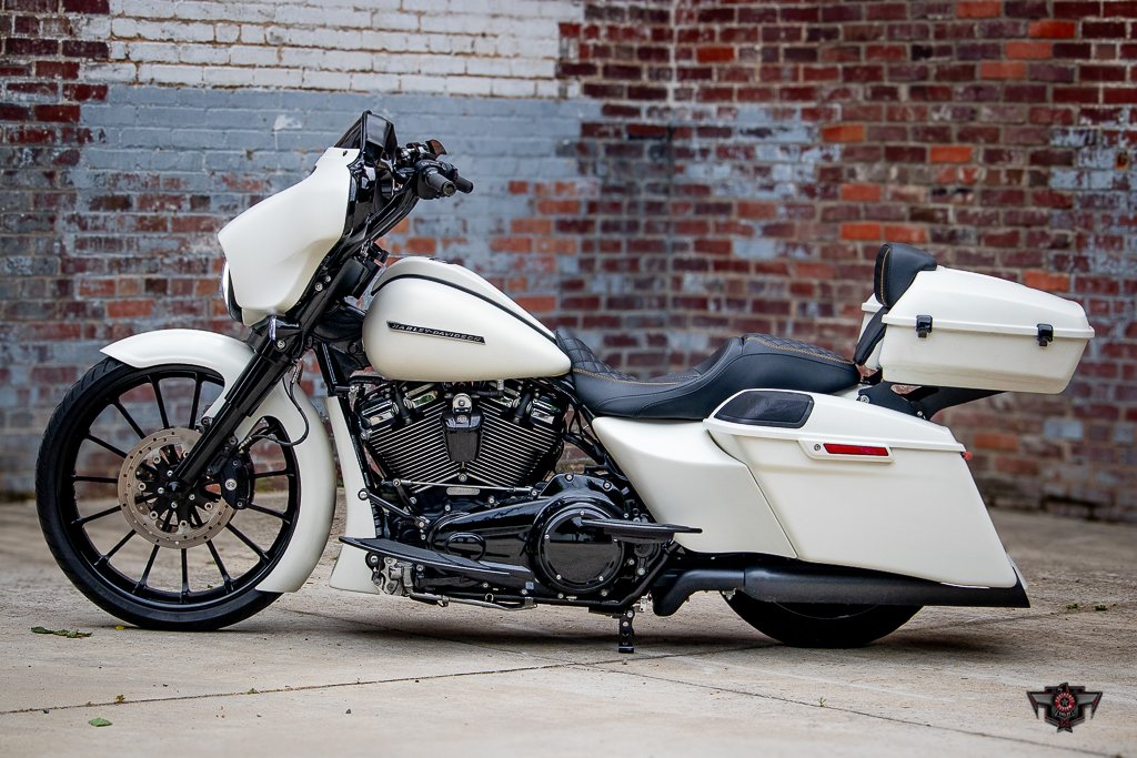 2018 Harley-davidson Street Glide Special - $33,777