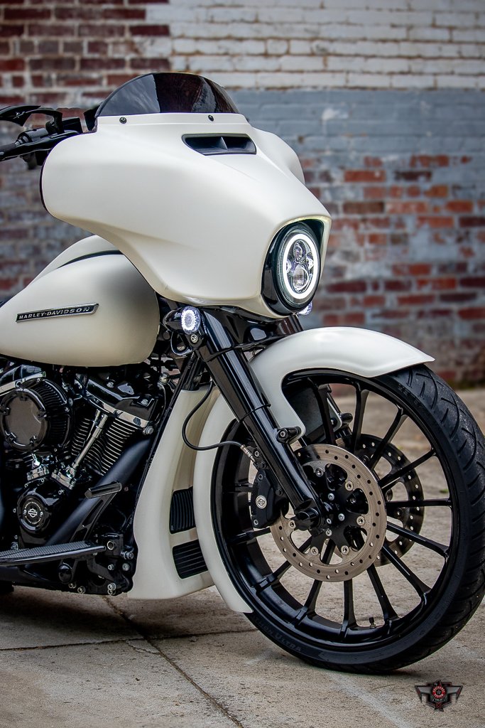 2018 Harley-davidson Street Glide Special - $33,777