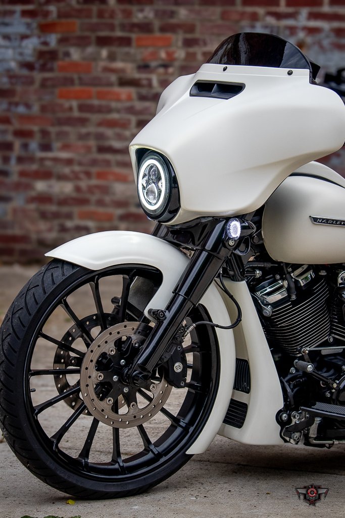 2018 Harley-davidson Street Glide Special - $33,777