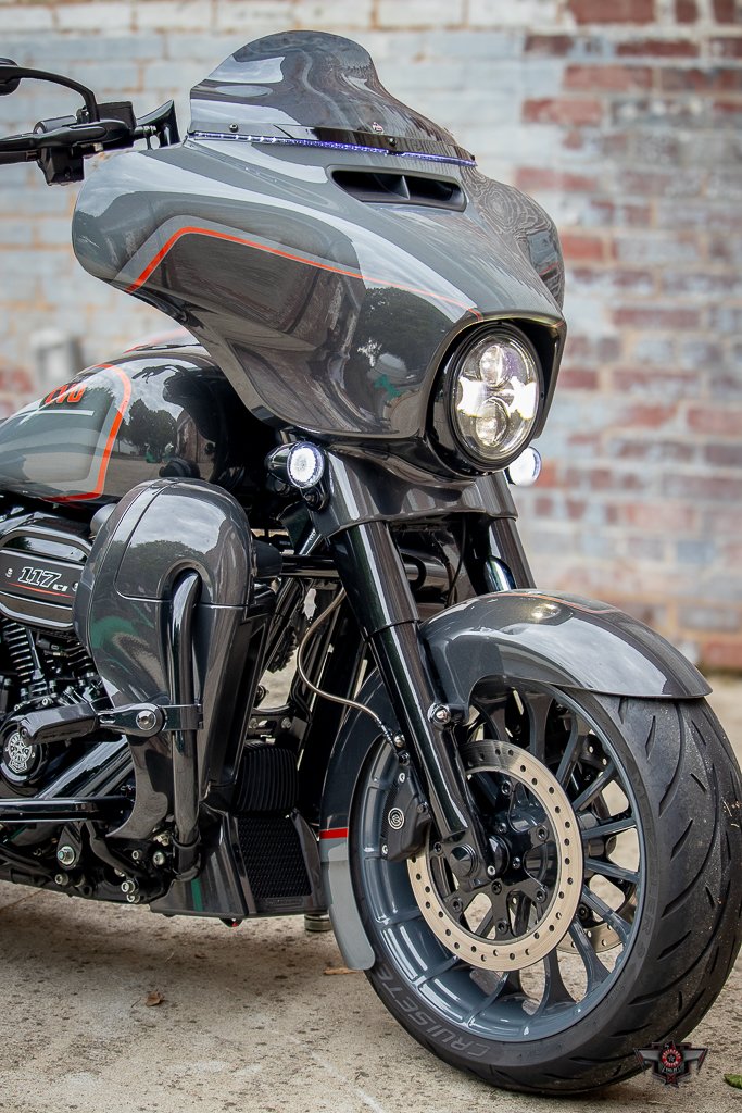 2018 Harley-davidson Cvo Street Glide - $35,995