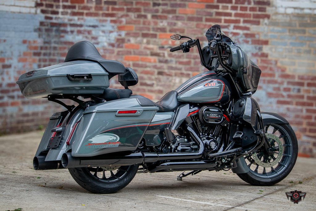 2018 Harley-davidson Cvo Street Glide - $35,995