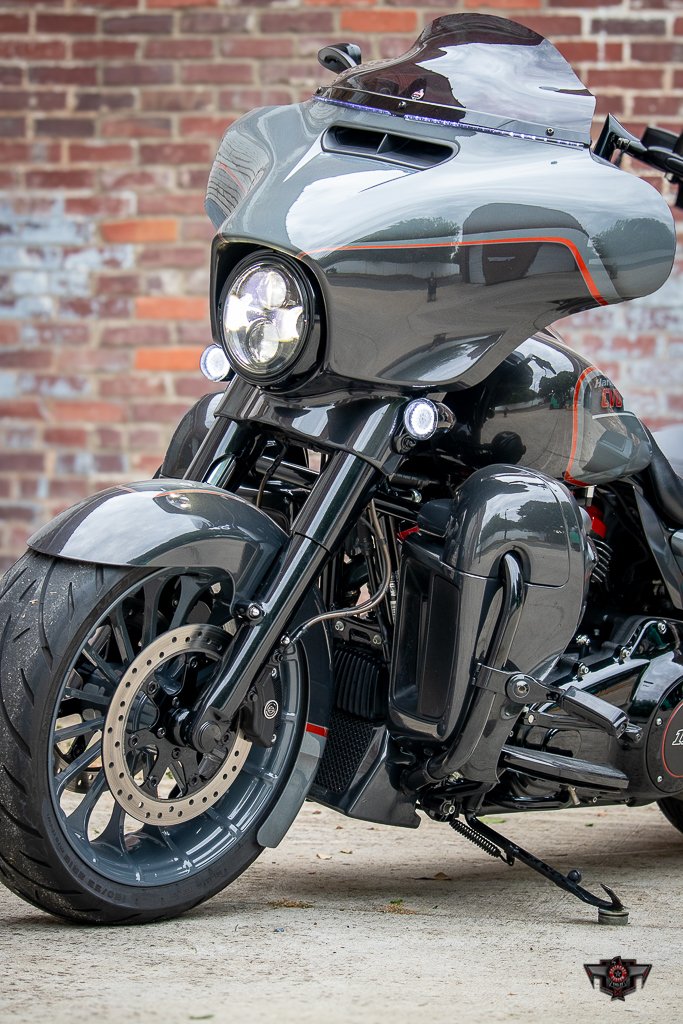 2018 Harley-davidson Cvo Street Glide - $35,995