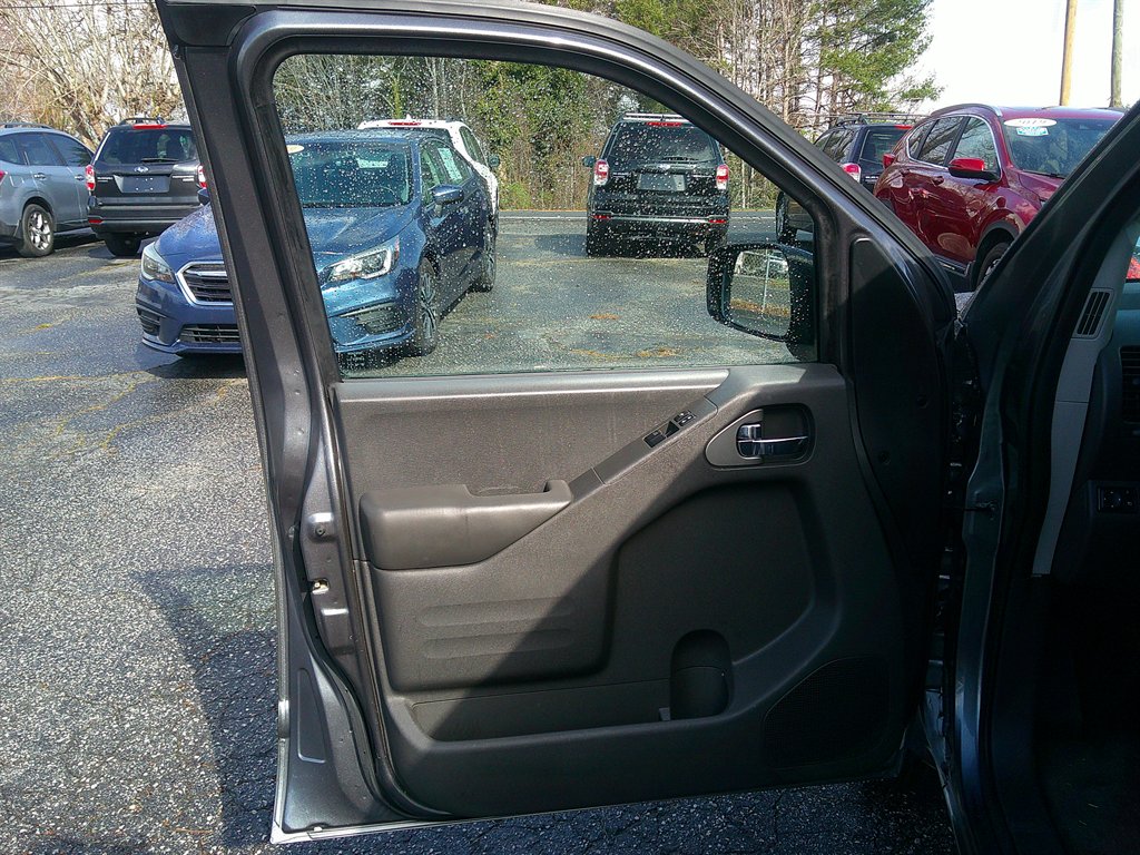 2016 Nissan Frontier SV photo
