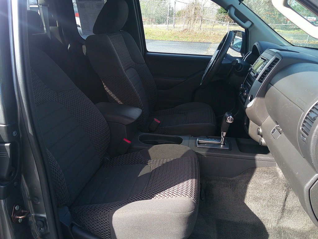 2016 Nissan Frontier SV photo