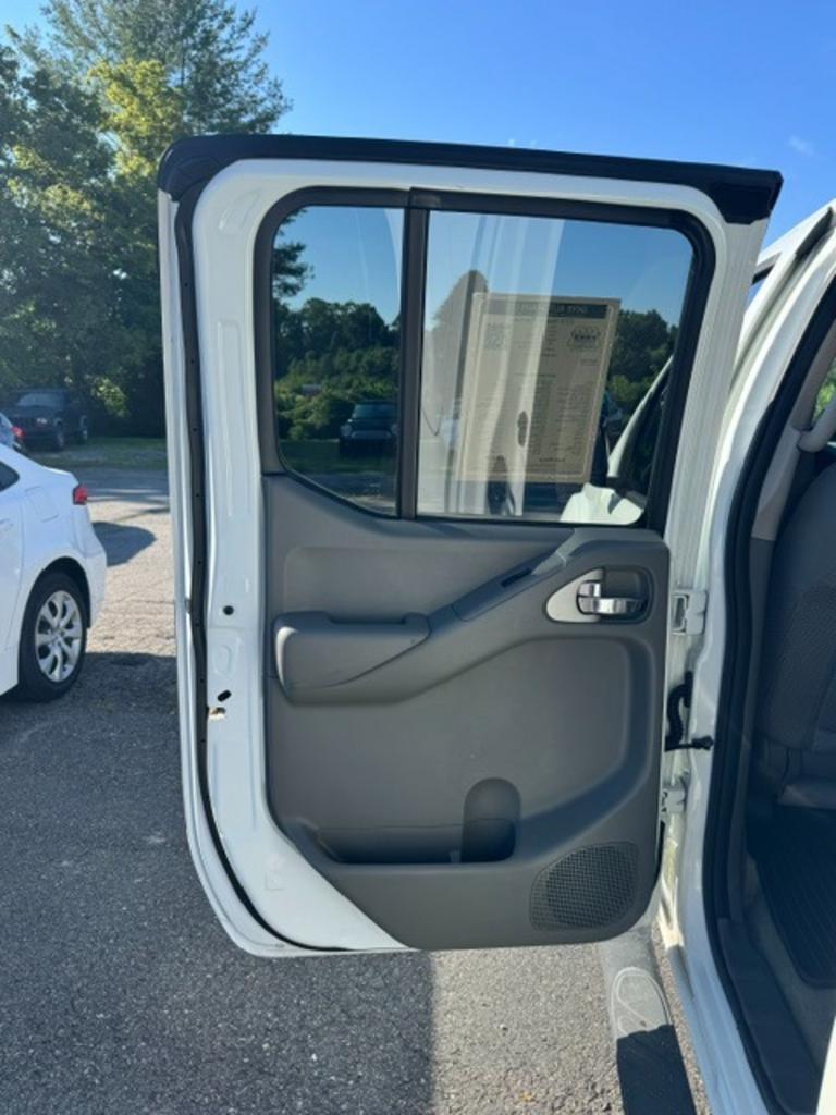 2016 Nissan Frontier - $14,999