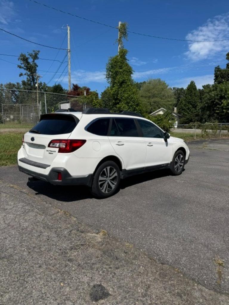 2019 Subaru Outback - $19,999