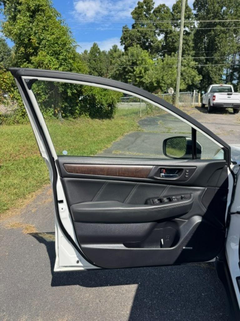2019 Subaru Outback - $19,999