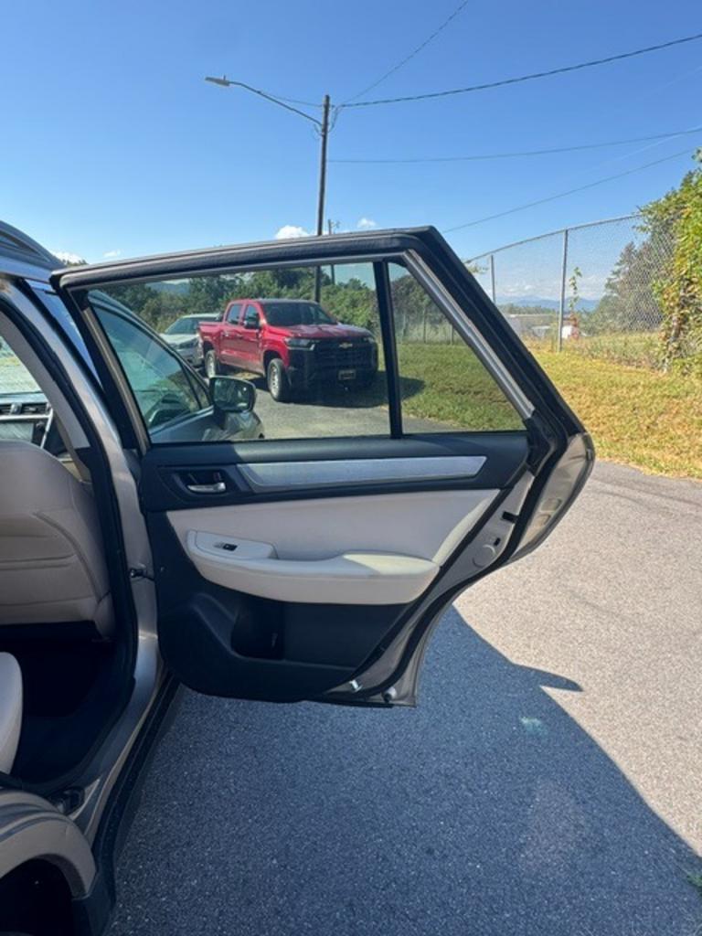 2019 Subaru Outback - $19,999