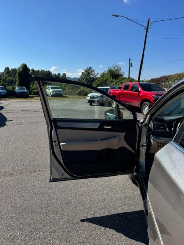 2019 Subaru Outback - $19,999