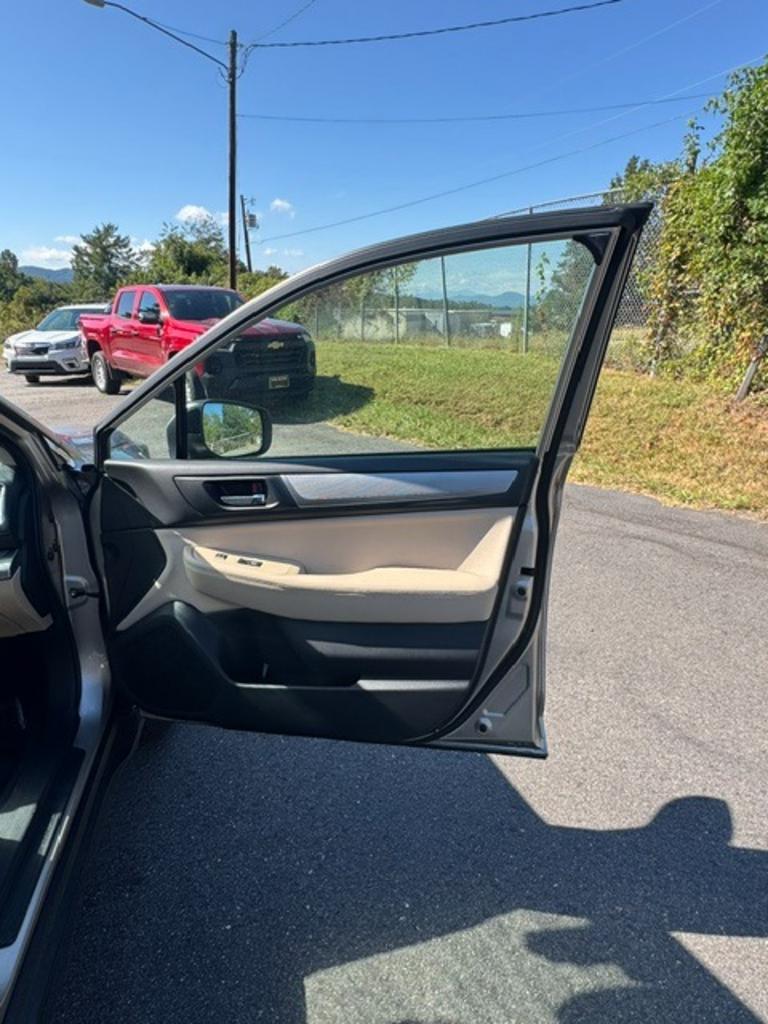 2019 Subaru Outback - $19,999