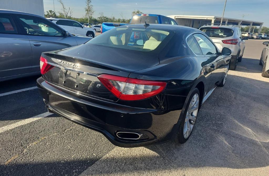 2011 Maserati GranTurismo - $25,995