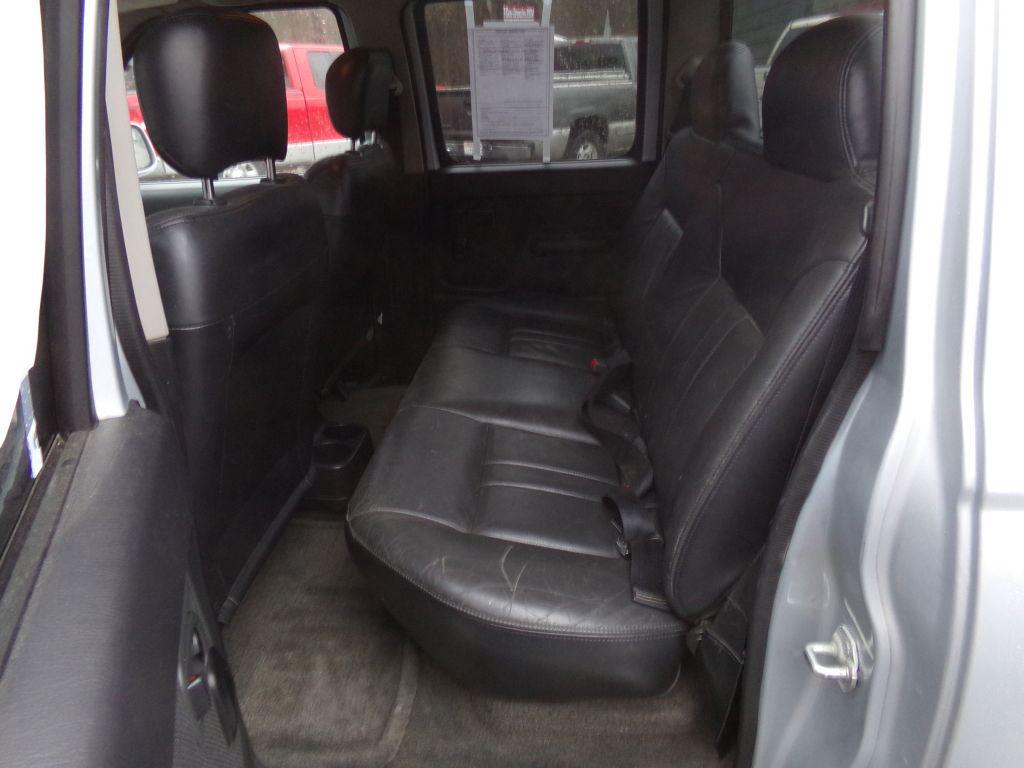 2001 Nissan Frontier SE photo