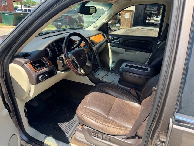 2012 Cadillac Escalade Platinum Edition photo