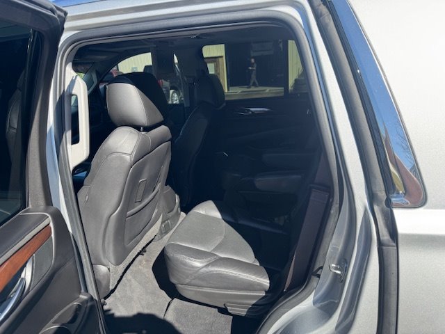 2017 Cadillac Escalade Luxury photo