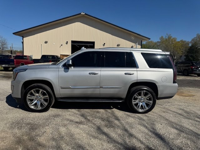 2017 Cadillac Escalade Luxury photo