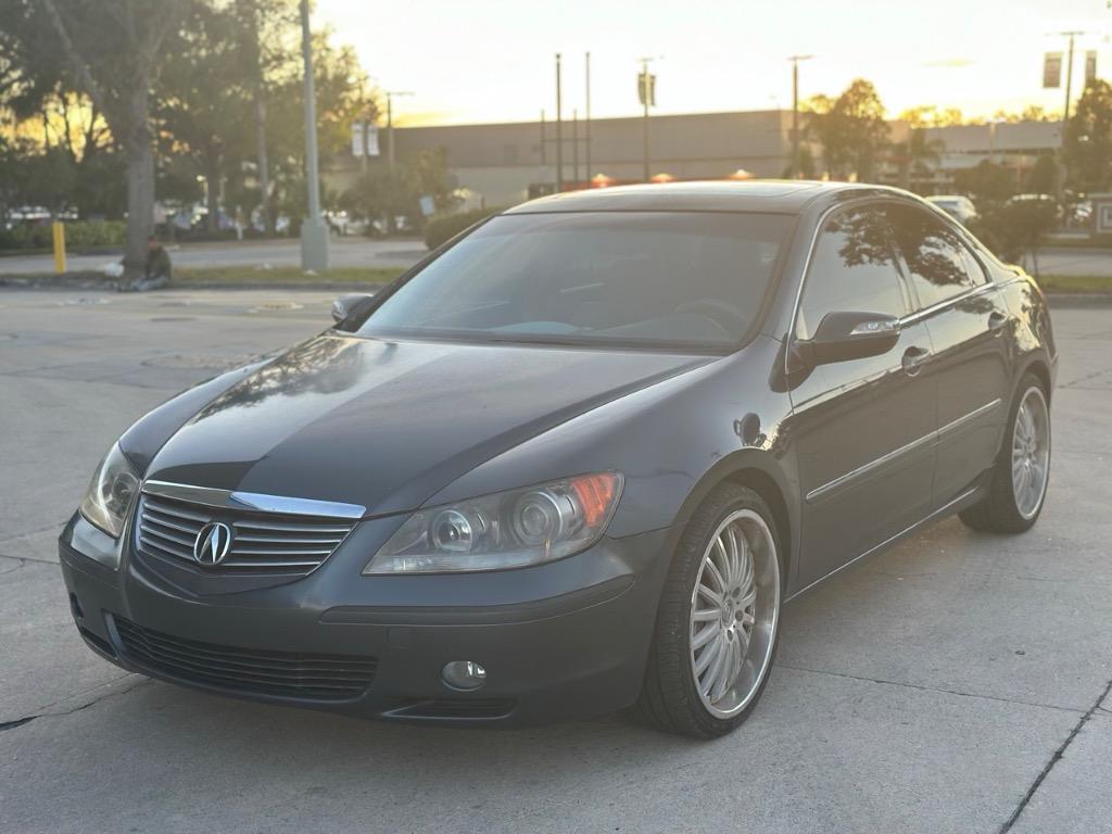 2005 ACURA RL Sedan - $3,700