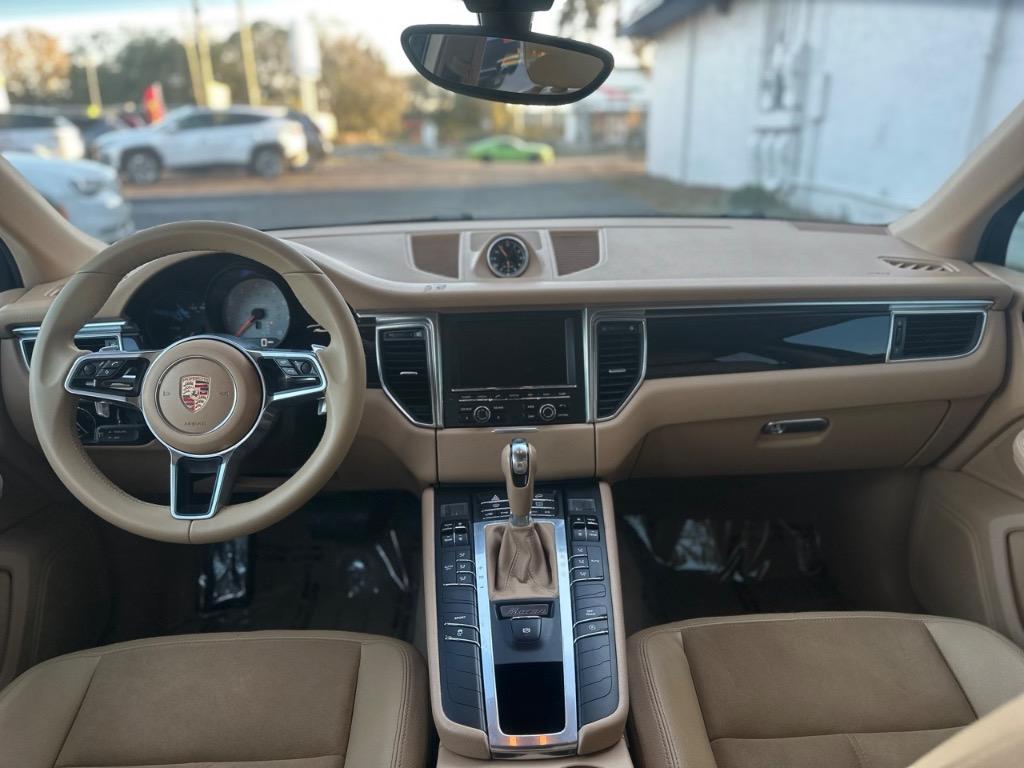 2015 Porsche Macan S photo