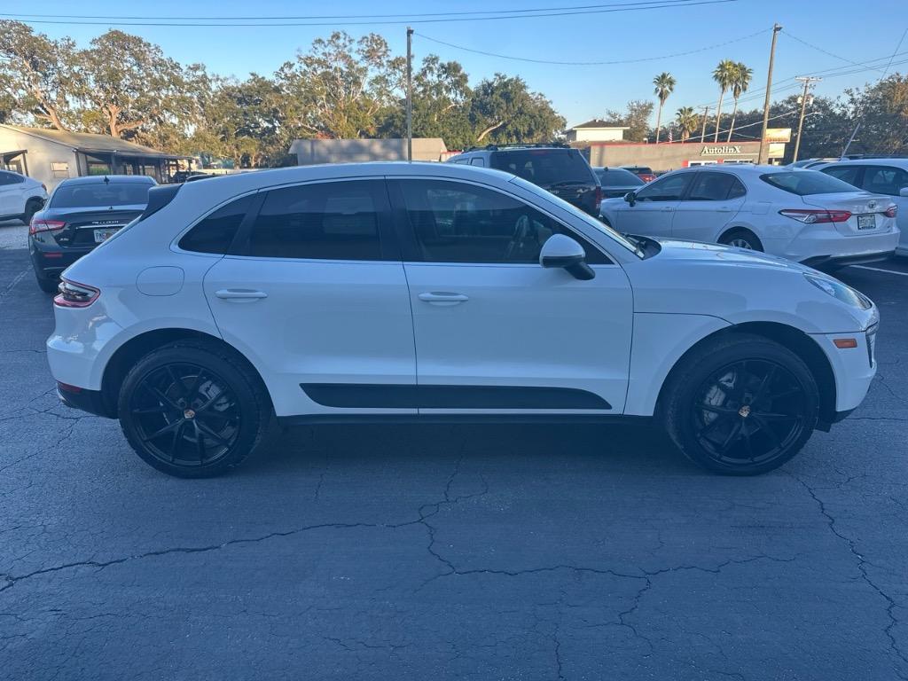 2015 Porsche Macan S photo