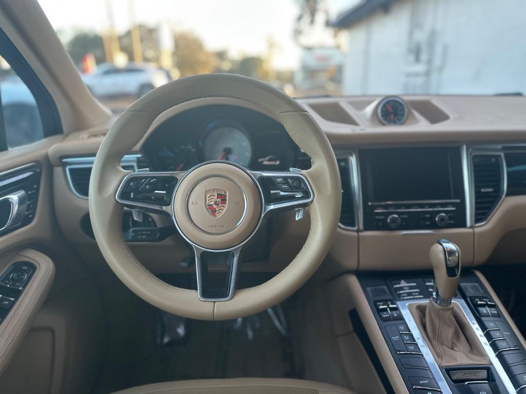 2015 Porsche Macan S photo