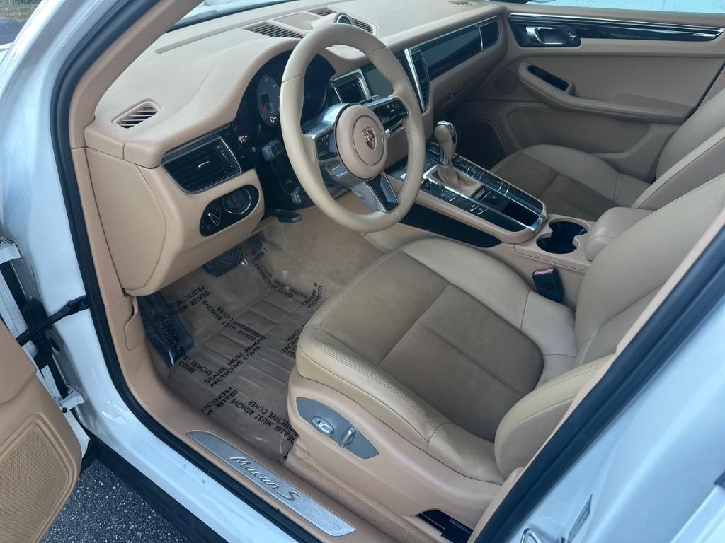 2015 Porsche Macan S photo