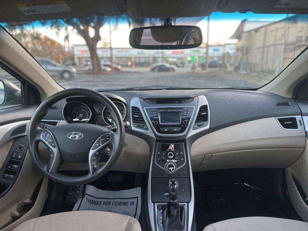 2015 Hyundai Elantra Limited photo