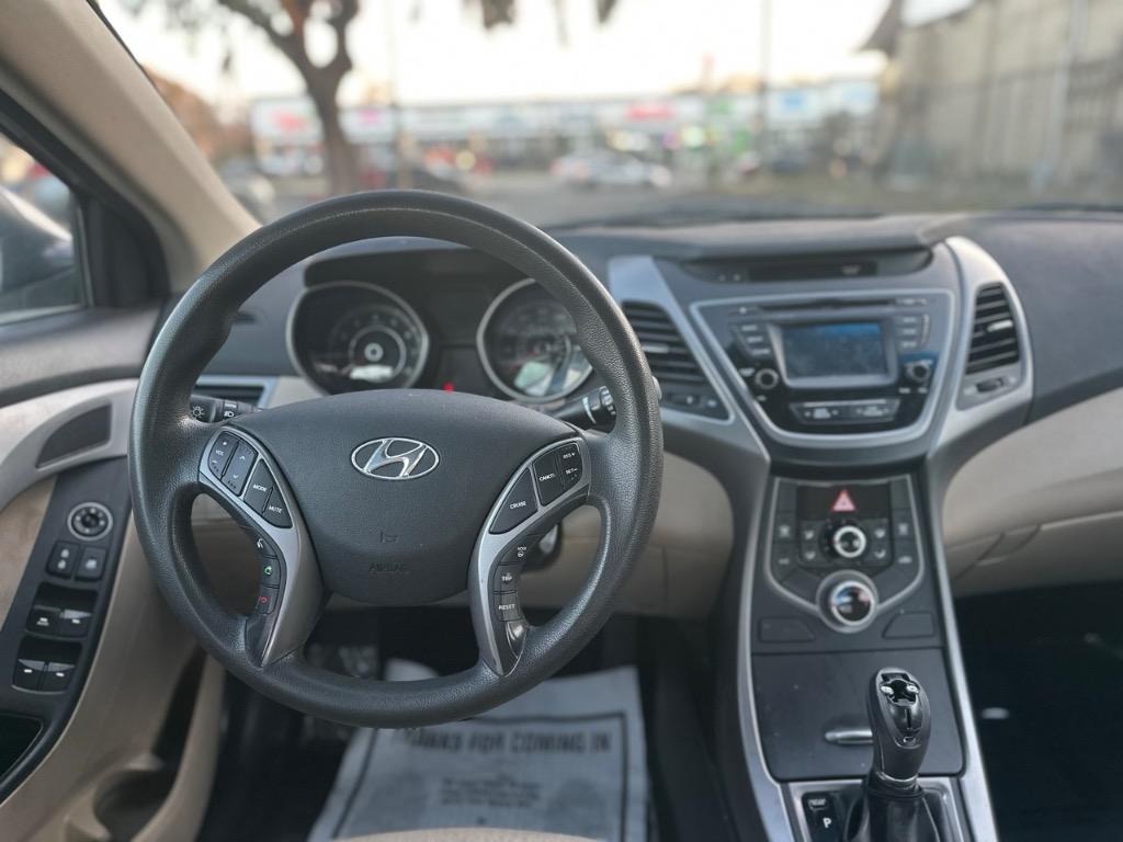 2015 Hyundai Elantra Limited photo