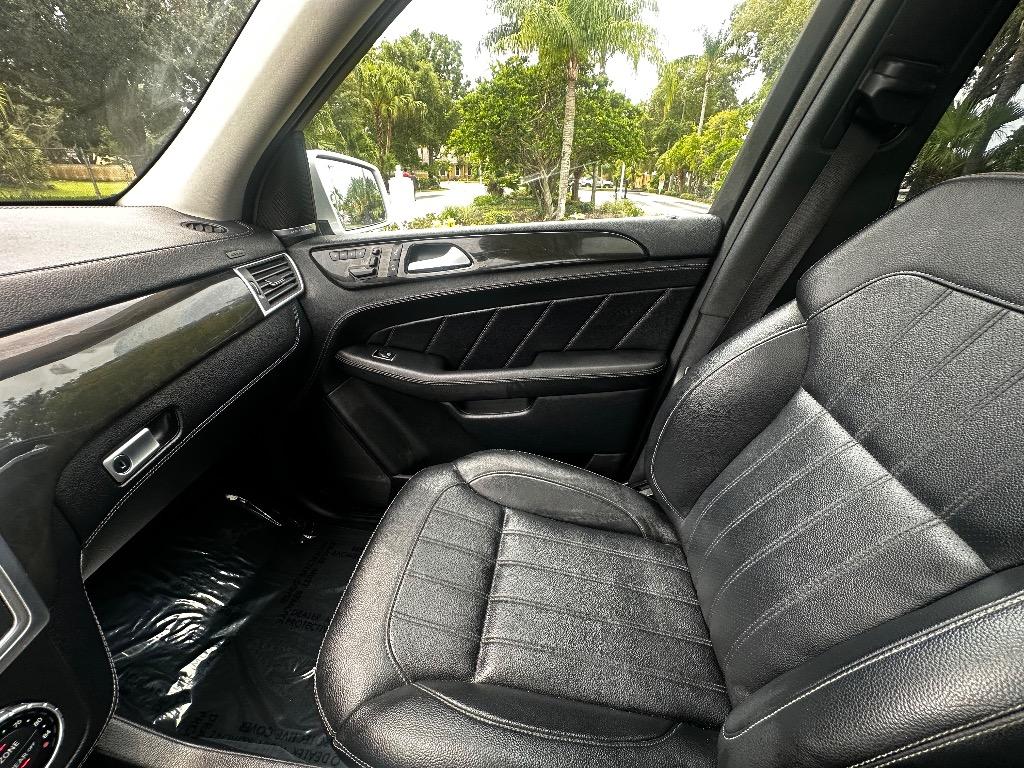 2016 Mercedes-Benz GL-Class - $10,700