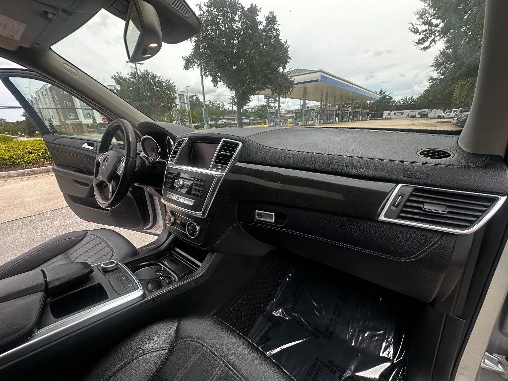 2016 Mercedes-Benz GL-Class - $10,700