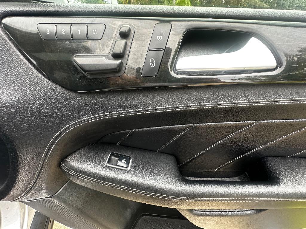2016 Mercedes-Benz GL-Class - $10,700