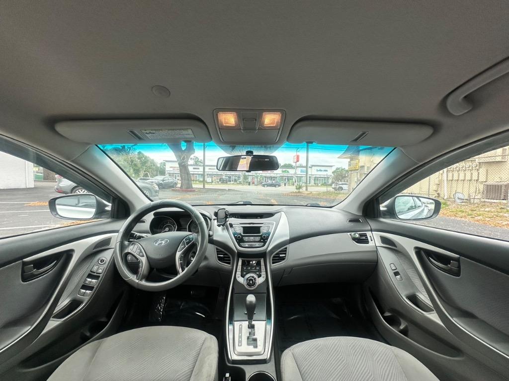 2013 Hyundai Elantra GLS photo