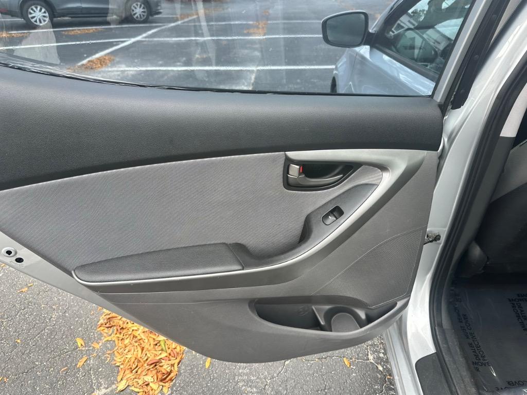 2013 Hyundai Elantra GLS photo