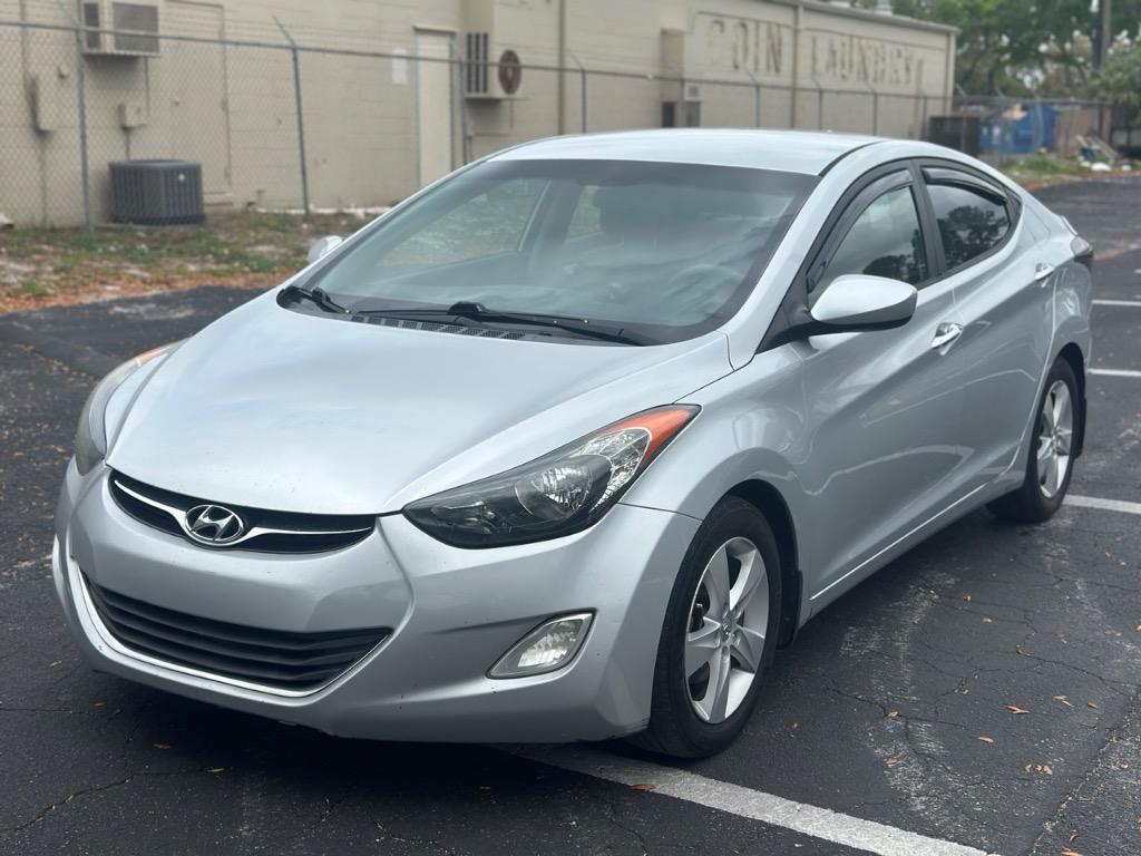 2013 Hyundai Elantra GLS photo