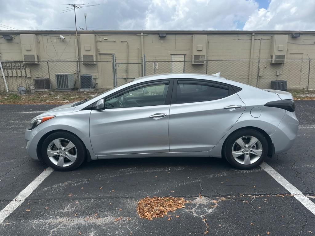2013 Hyundai Elantra GLS photo