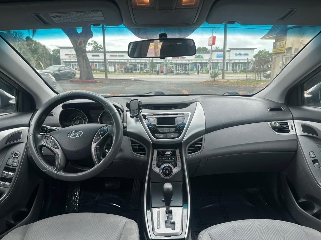2013 Hyundai Elantra GLS photo