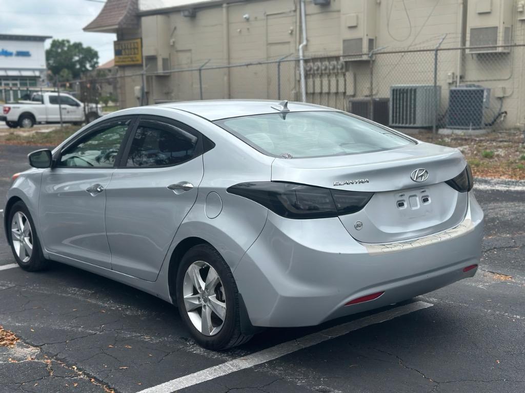 2013 Hyundai Elantra GLS photo